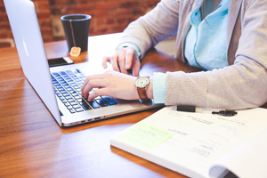 lady using laptop